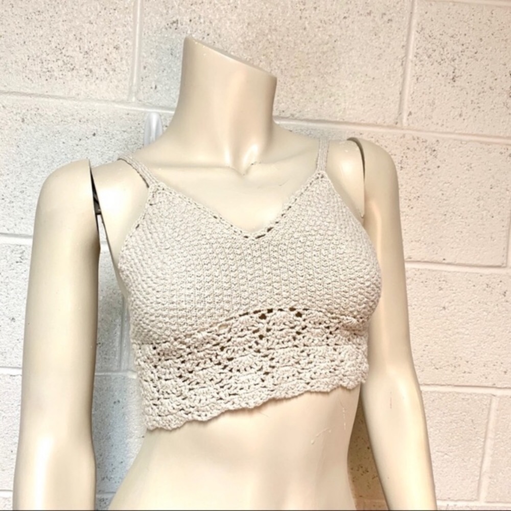 HOLLISTER M crochet crop top B…